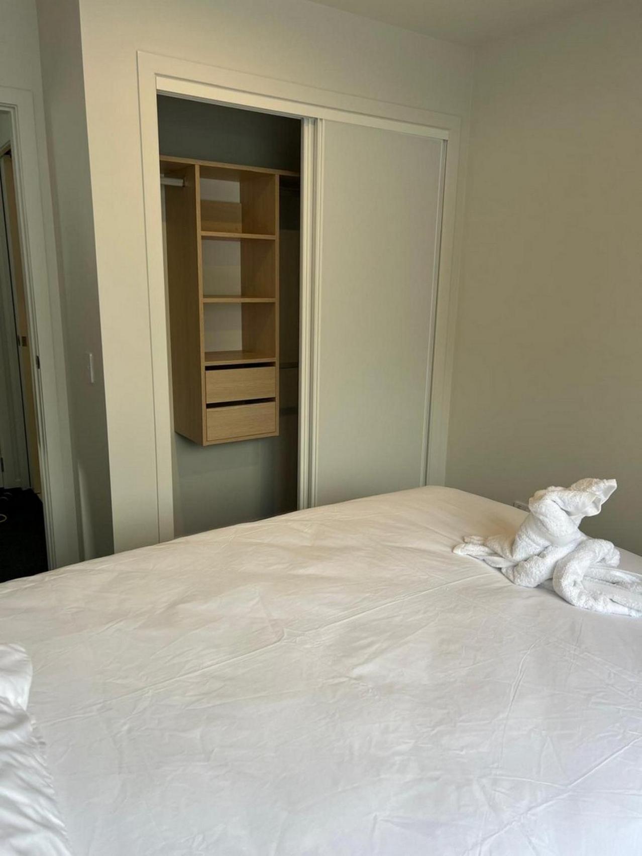 Central Modern 3-Bedroom,3- Bathroom House With Patio And Carpark- Lower Hutt City Centre المظهر الخارجي الصورة