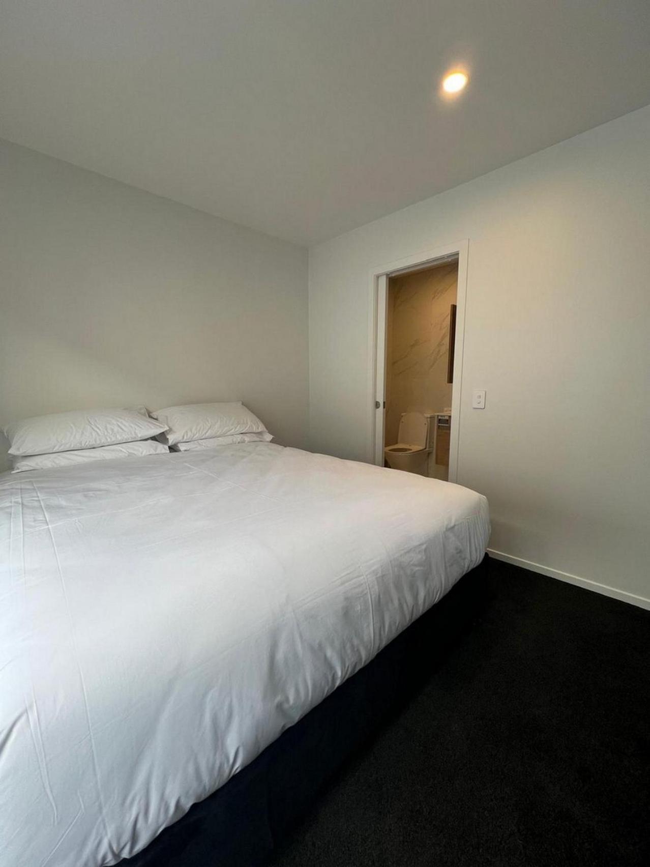 Central Modern 3-Bedroom,3- Bathroom House With Patio And Carpark- Lower Hutt City Centre المظهر الخارجي الصورة