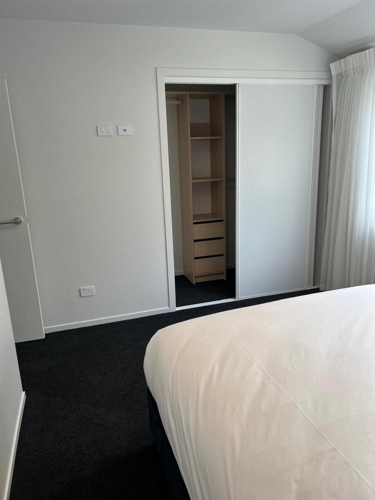 Central Modern 3-Bedroom,3- Bathroom House With Patio And Carpark- Lower Hutt City Centre المظهر الخارجي الصورة