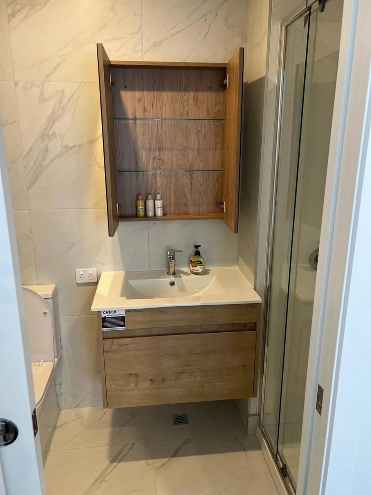 Central Modern 3-Bedroom,3- Bathroom House With Patio And Carpark- Lower Hutt City Centre المظهر الخارجي الصورة