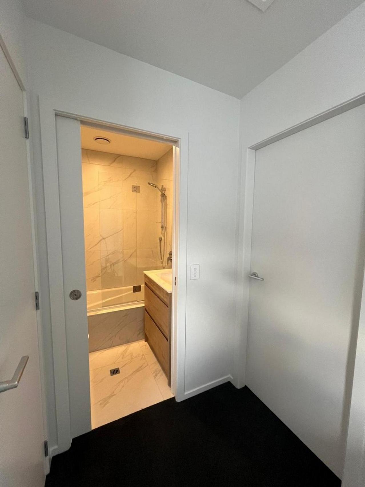 Central Modern 3-Bedroom,3- Bathroom House With Patio And Carpark- Lower Hutt City Centre المظهر الخارجي الصورة