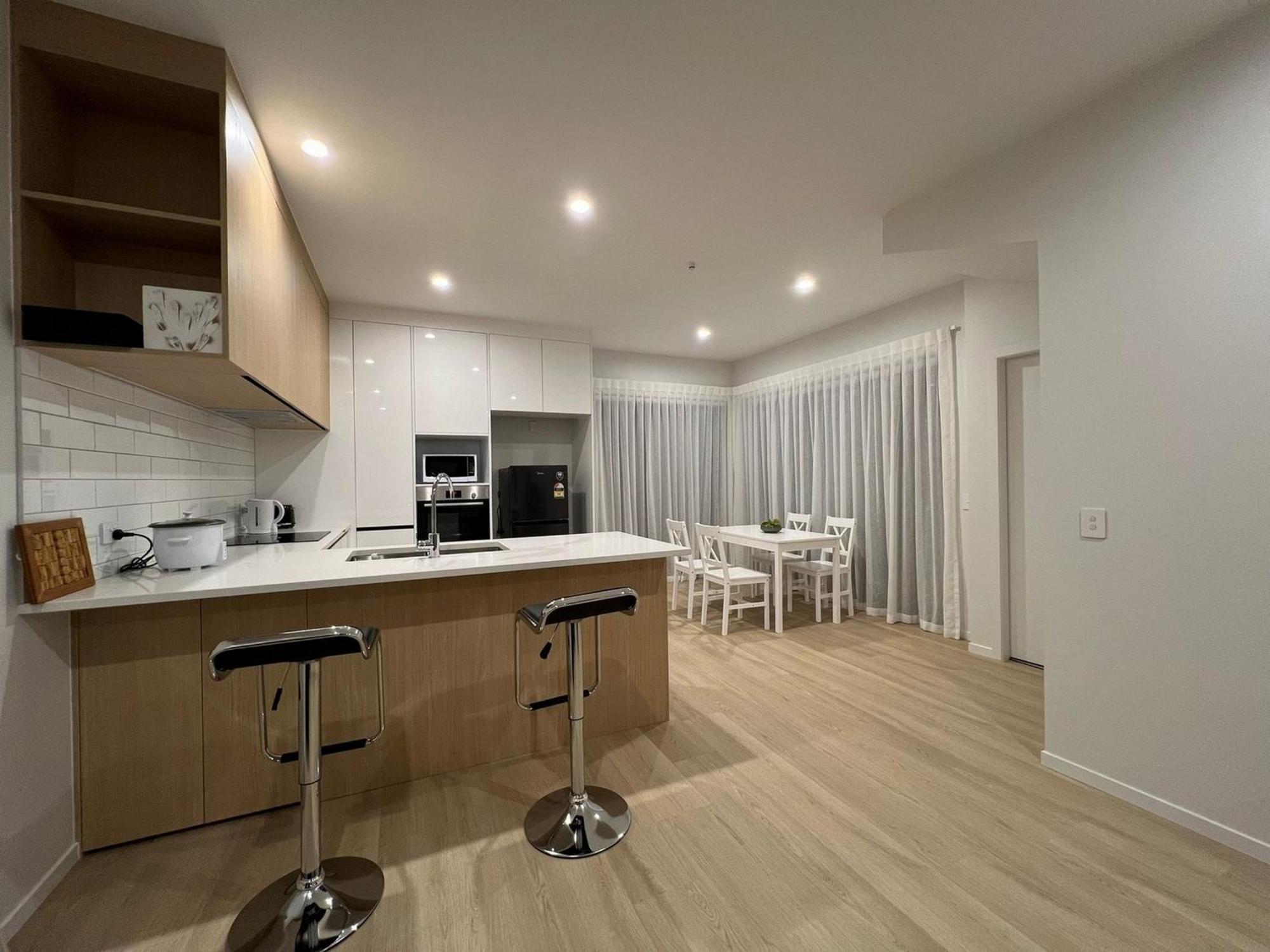 Central Modern 3-Bedroom,3- Bathroom House With Patio And Carpark- Lower Hutt City Centre المظهر الخارجي الصورة