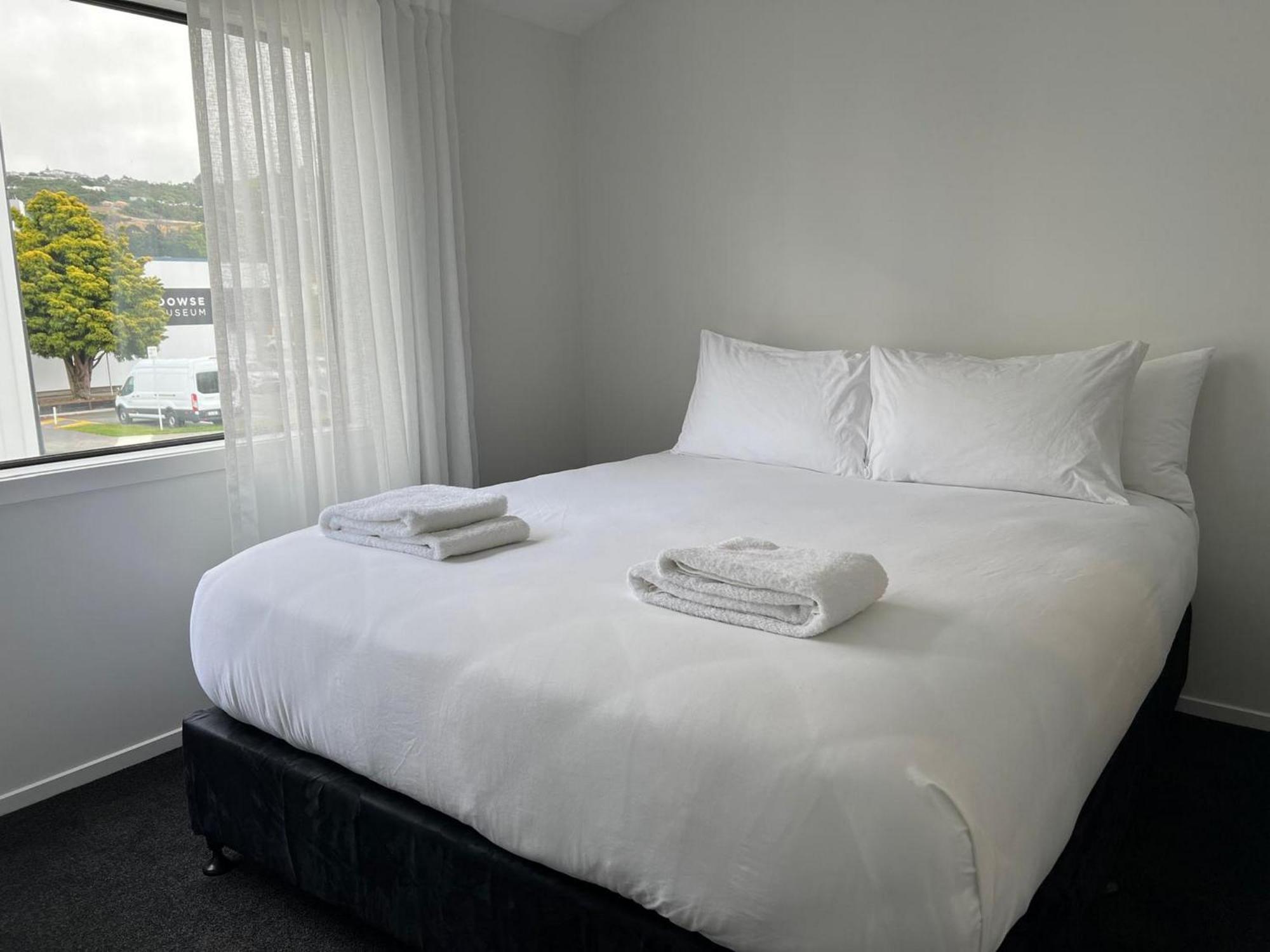 Central Modern 3-Bedroom,3- Bathroom House With Patio And Carpark- Lower Hutt City Centre المظهر الخارجي الصورة