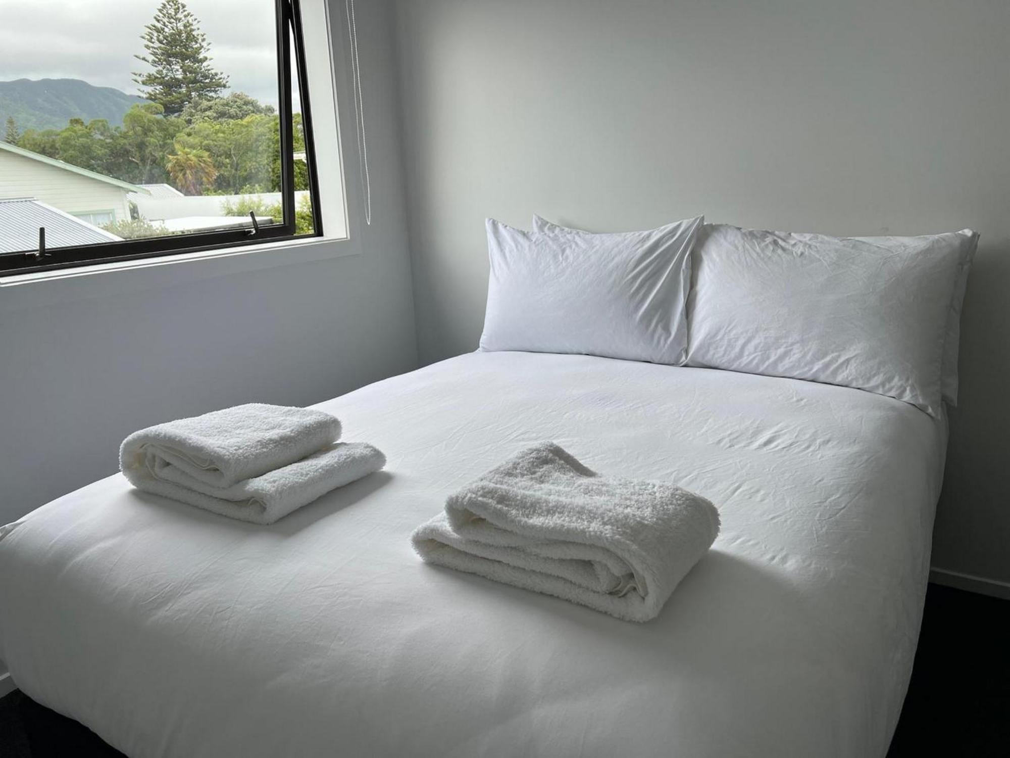 Central Modern 3-Bedroom,3- Bathroom House With Patio And Carpark- Lower Hutt City Centre المظهر الخارجي الصورة