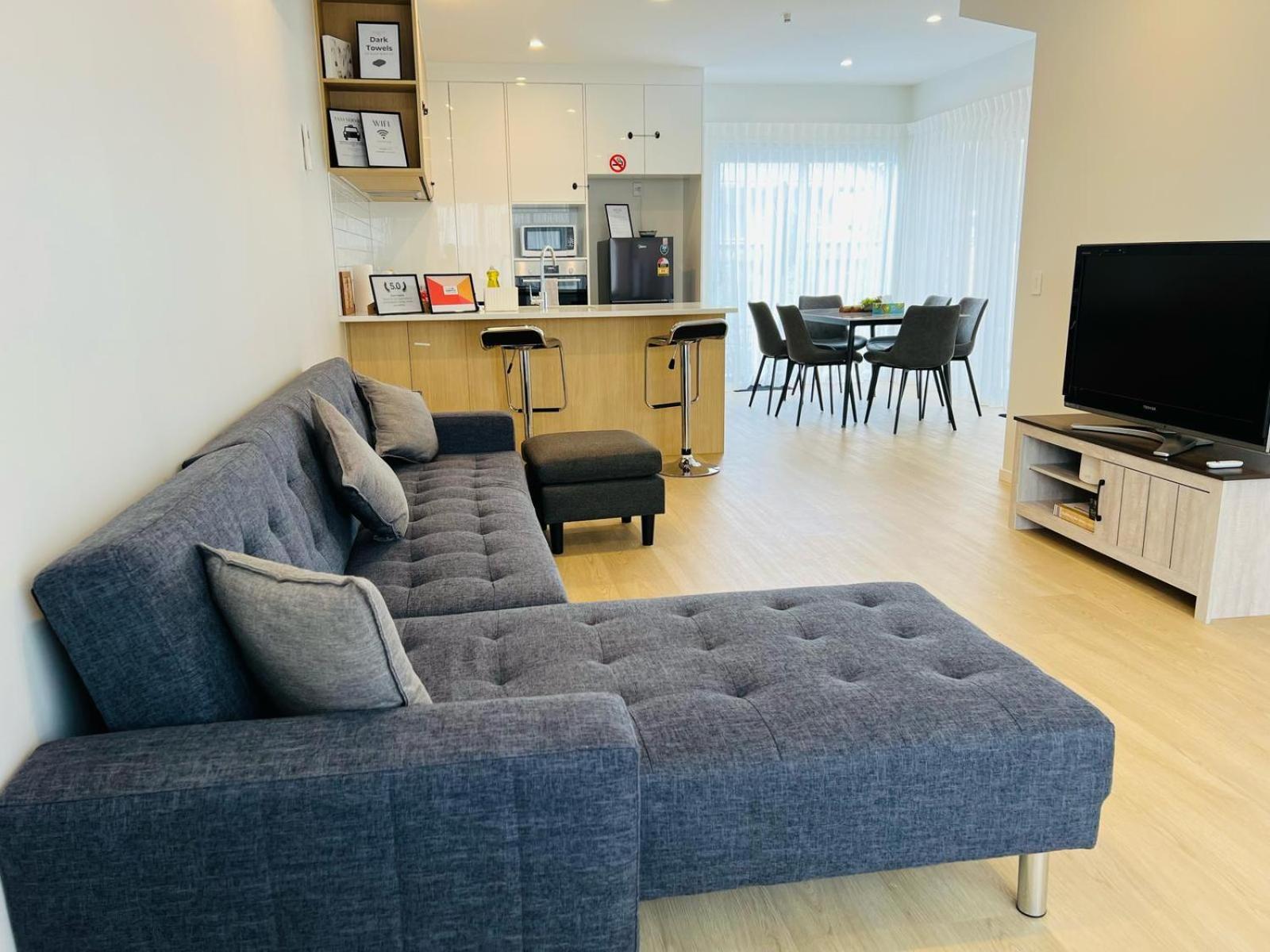 Central Modern 3-Bedroom,3- Bathroom House With Patio And Carpark- Lower Hutt City Centre المظهر الخارجي الصورة